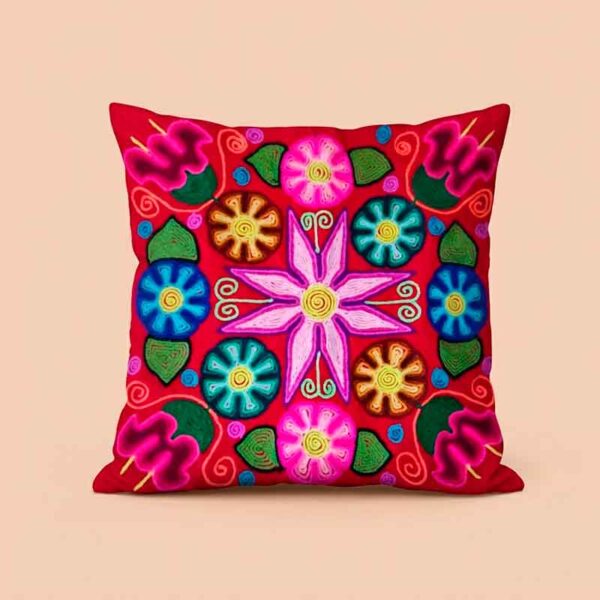 Cojín Decorativo de Lana bordado a Mano con Iconografía Andina