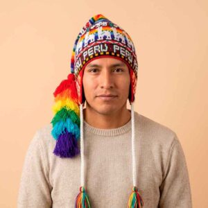 Chullo Andino Artesanal de Lana de Alpaca Tejido a Mano